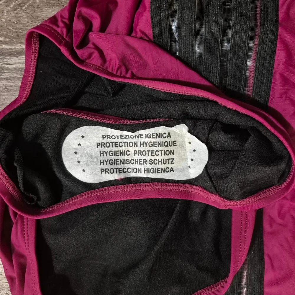 Women's Hilor‎ Magenta & Black One Piece Swimsuit M